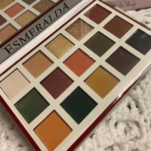 🆕✨ Beauty Creations- Esmerelda Eyeshadow Palette
